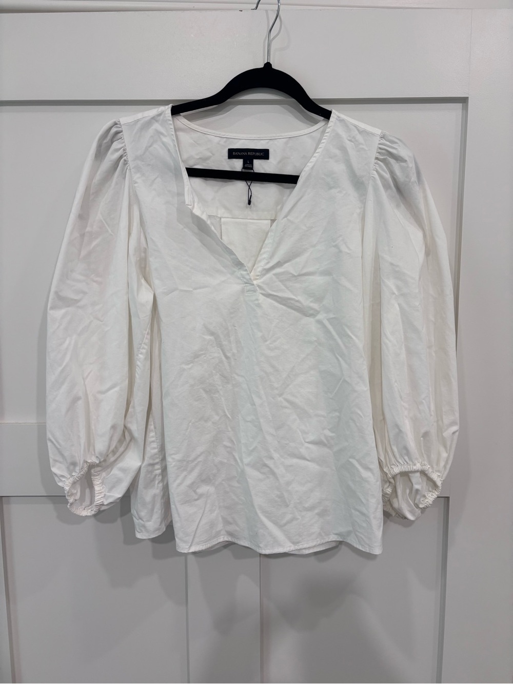 NWOT Banana Republic White V-Neck Puff-Sleeve Blouse Size Large